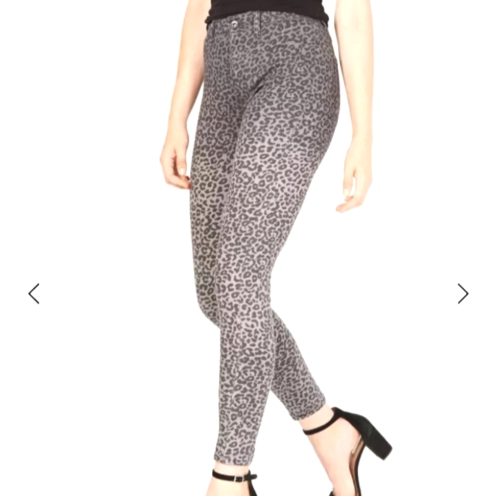 NWT Kendall and Kylle size 29 waist leopard cheetah print jeans